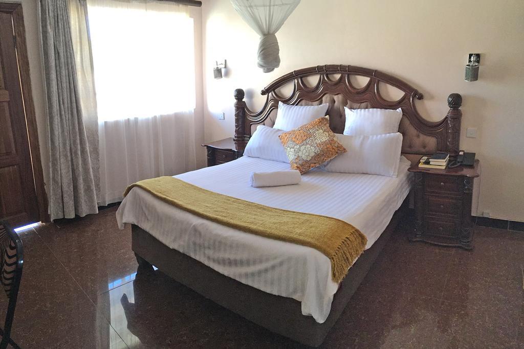 Woodlands Lodge & Tours Ливингстън Стая снимка